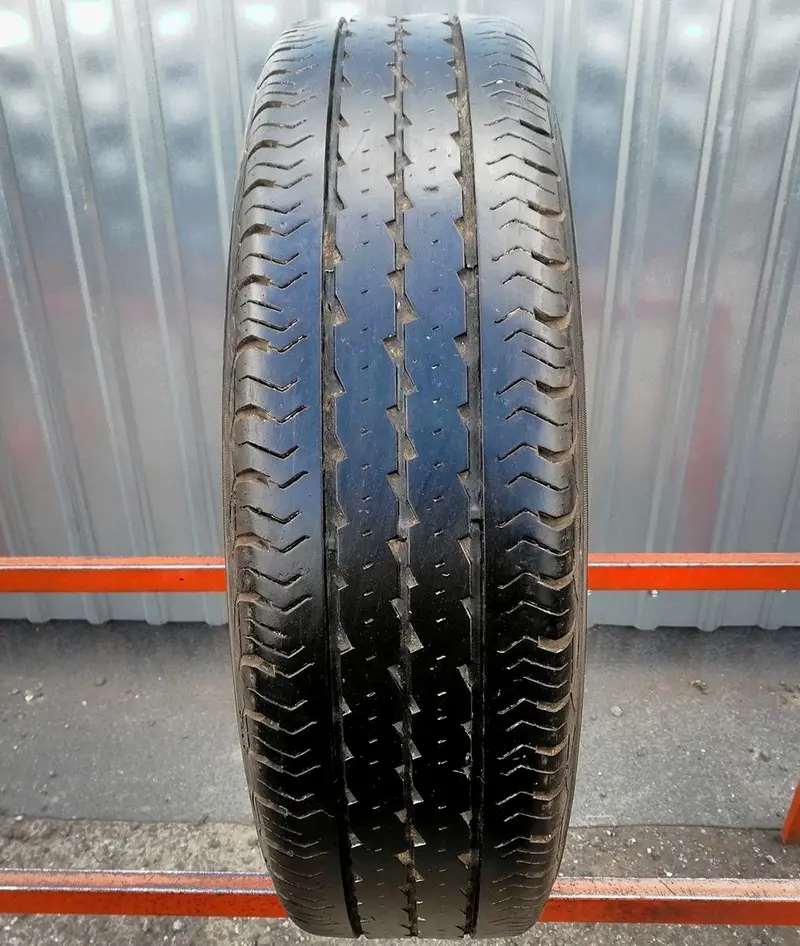 Б/у шина 185/75 R16C Pirelli Chrono