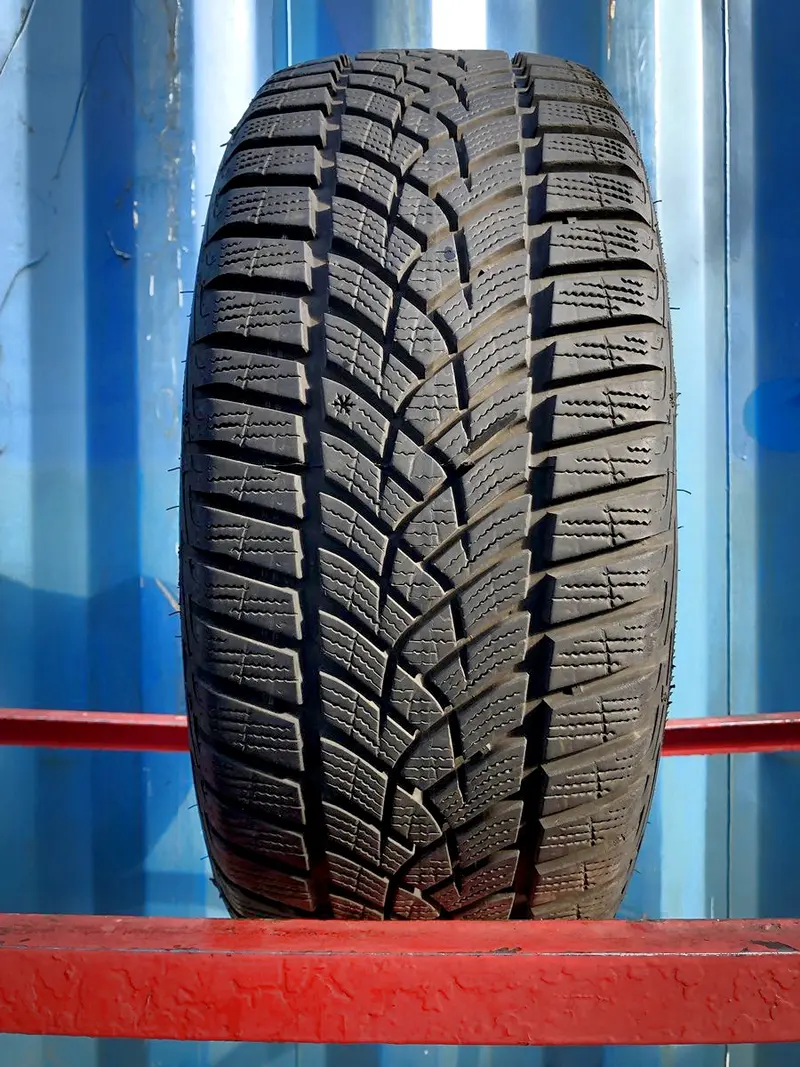 Б/у шина 195/45 R16 Goodyear Ultra Grip Perfomance GEN-1
