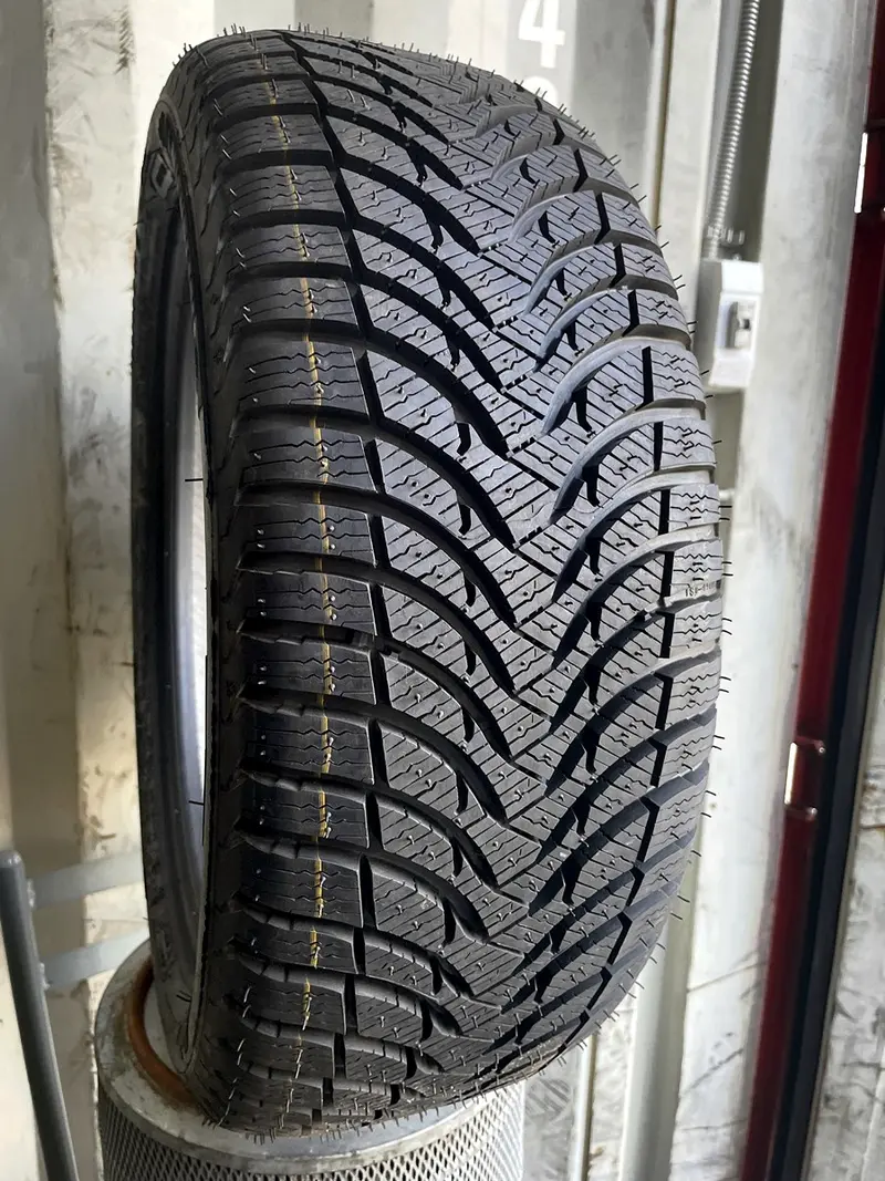 Б/у шина 195/45 R16 Michelin Alpin A4, фото 1