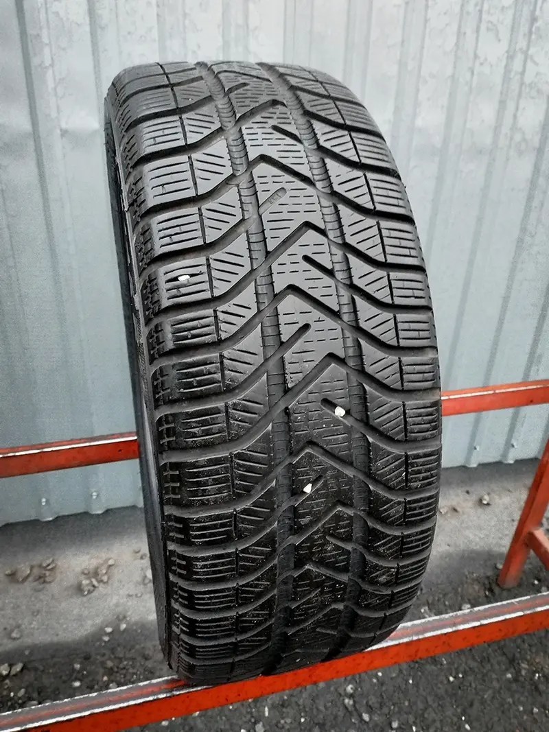 Б/у шина 195/45 R16 Pirelli Winter 210 Snowcontrol 3, фото 1