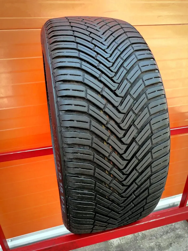 Б/у шина 195/50 R15 Continental AllSeasonContact