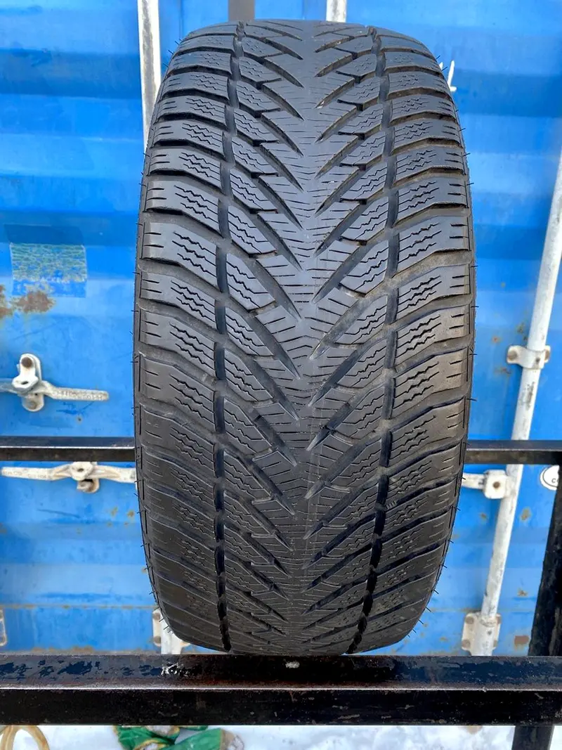 Б/у шина 195/50 R15 Goodyear Eagle Ultra Grip GW-3
