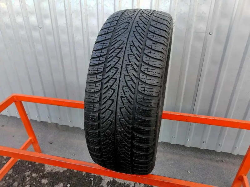 Б/у шина 195/55 R15 Goodyear Ultra Grip 8 Performance