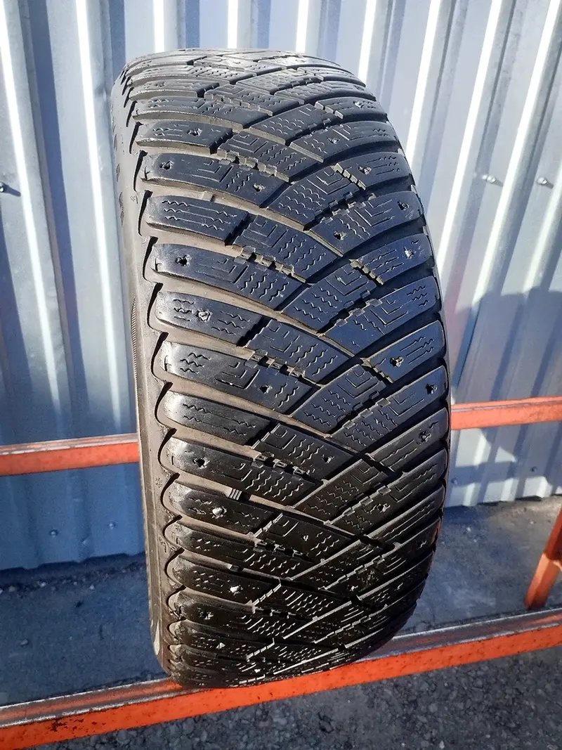 Б/у шина 195/55 R15 Goodyear Ultra Grip Ice Arctic