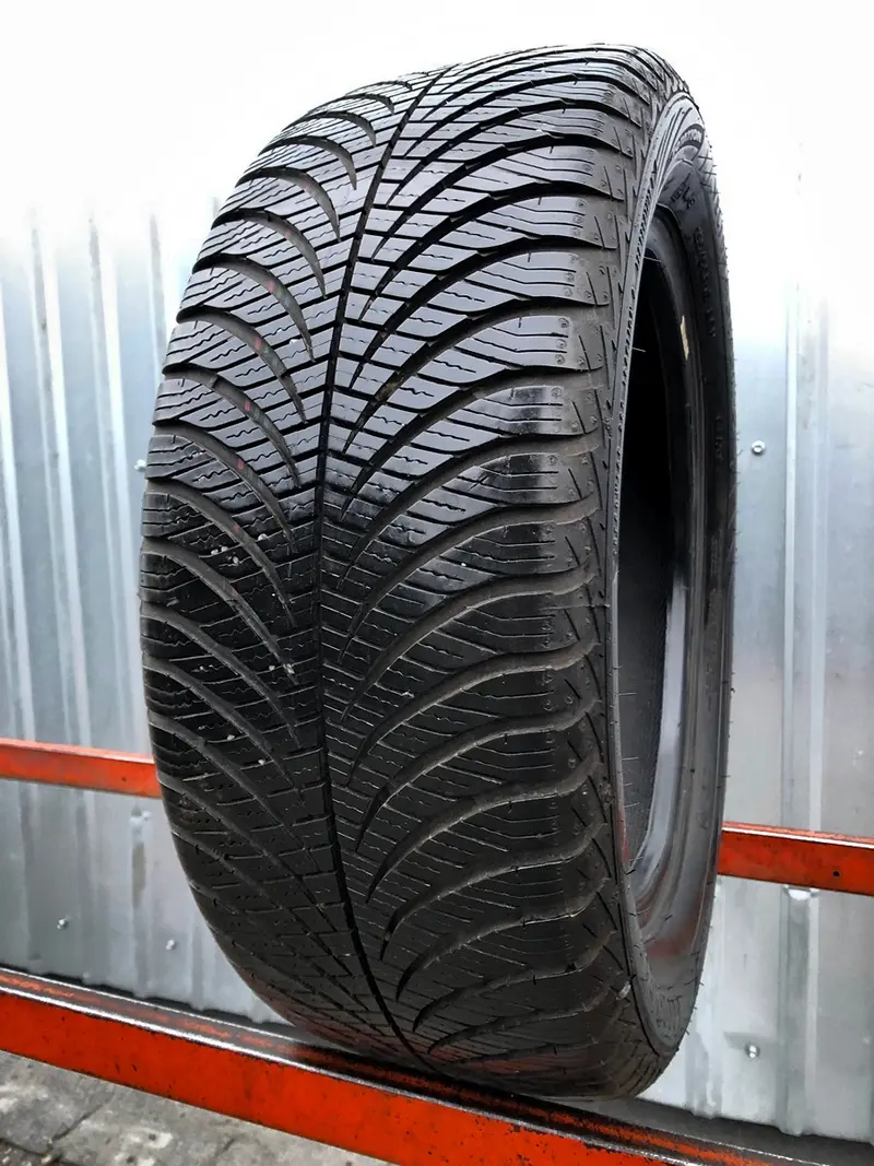 Б/у шина 195/55 R15 Goodyear Vector 4Seasons Gen-2