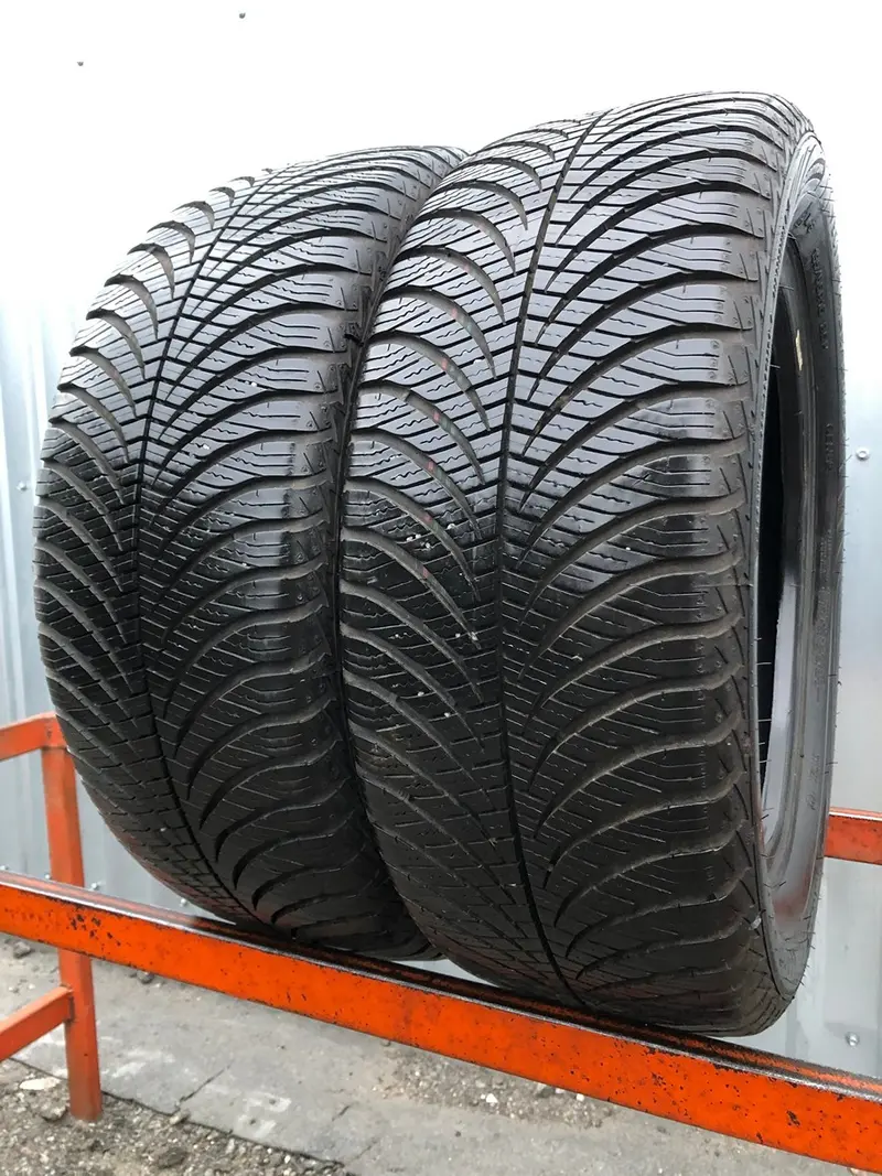 Пара б/у шин 195/55 R15 Goodyear Vector 4Seasons Gen-2