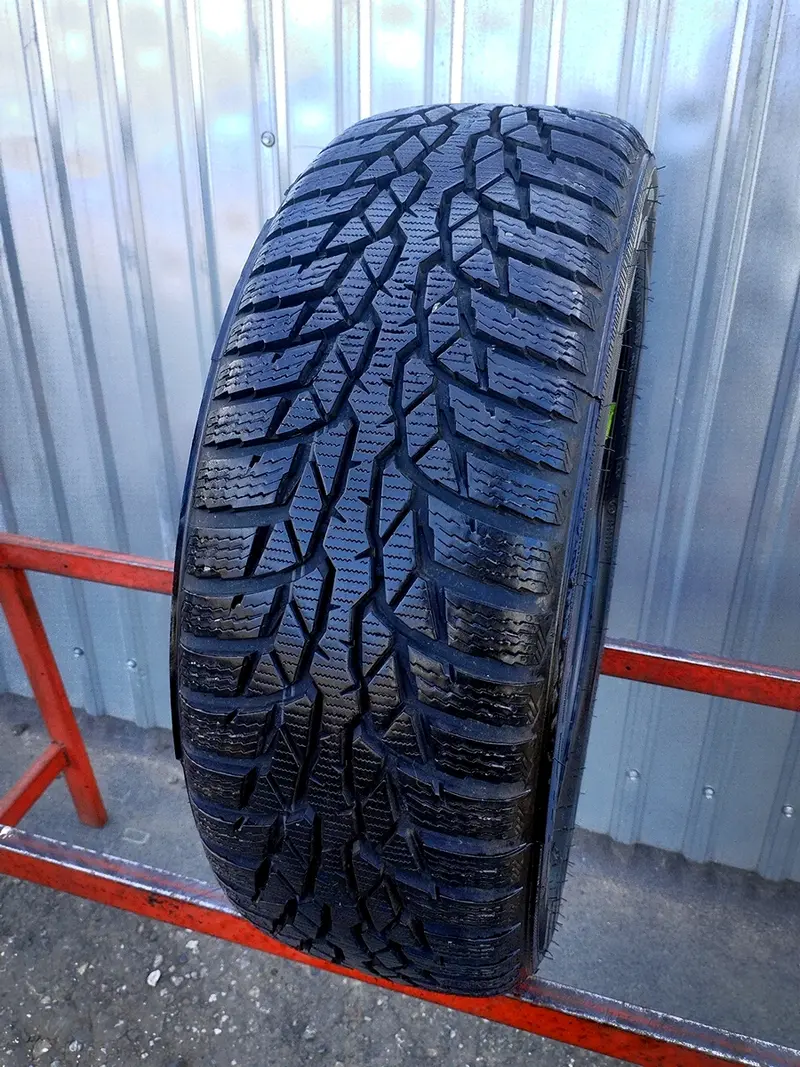 Б/у шина 195/55 R15 Nokian WR D4
