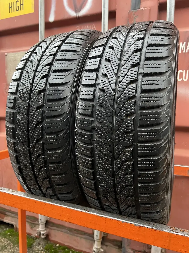 Пара б/у шин 195/55 R15 Toyo Vario V2