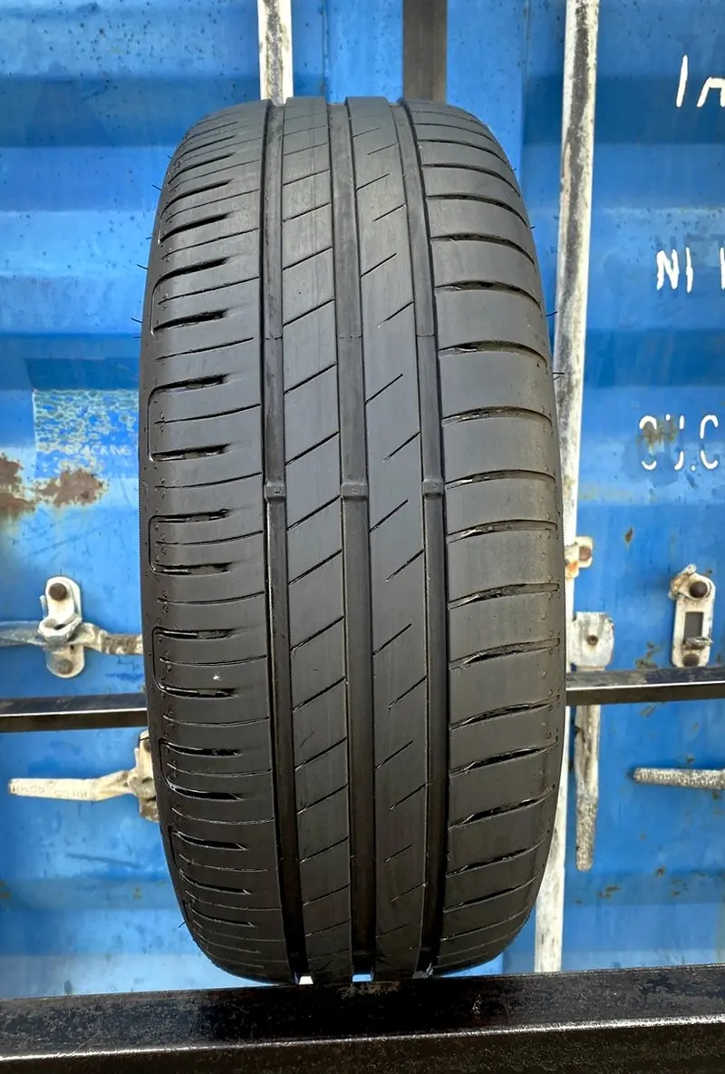 Б/у шина 195/55 R16 Goodyear EfficientGrip Performance RunFlat