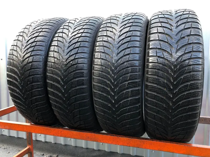 Комплект б/у шин 195/55 R16 Goodyear Ultra Grip 7+