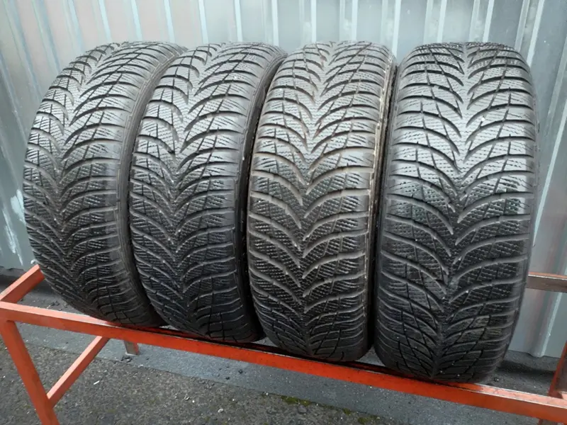 Комплект б/у шин 195/55 R16 Goodyear Ultra Grip 7+ RunFlat