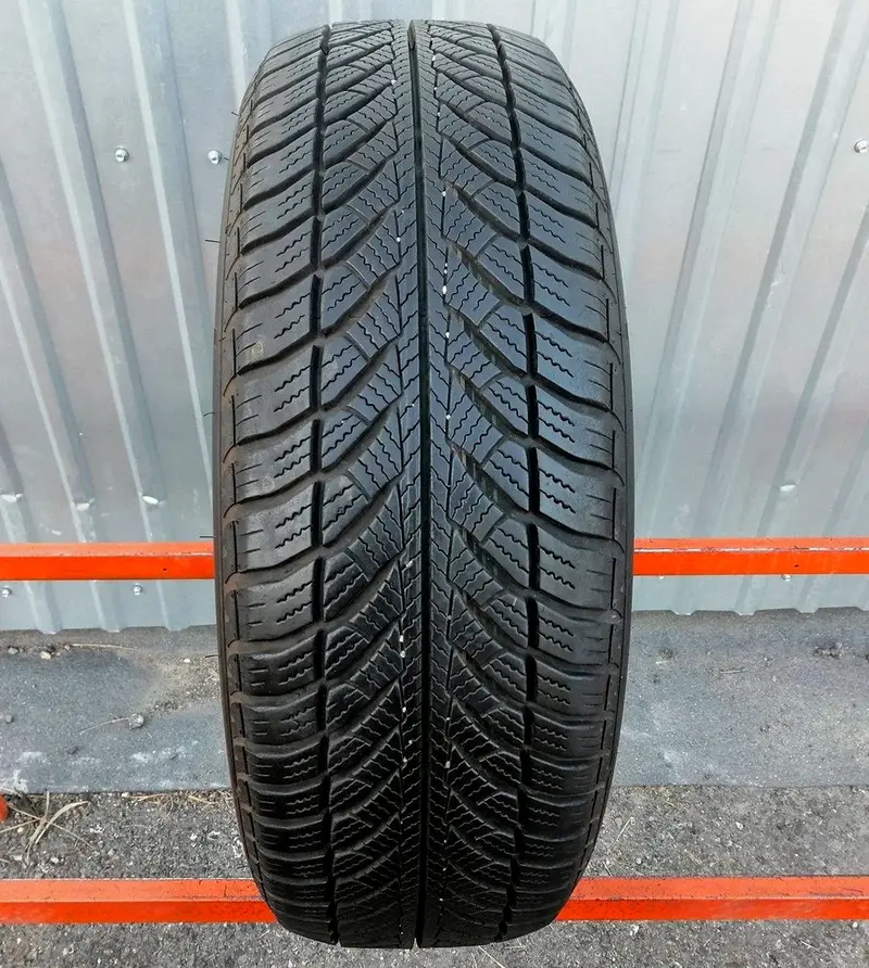 Б/у шина 195/55 R16 Goodyear Ultra Grip 8 Performance RunFlat
