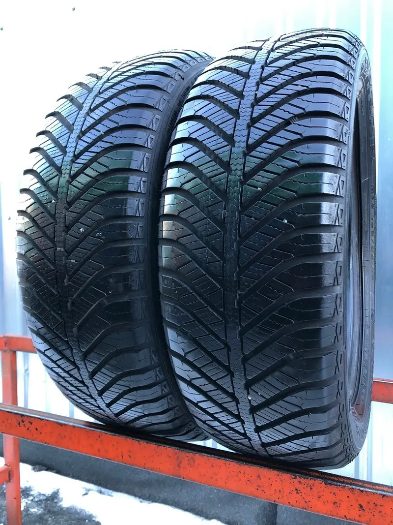 Пара б/у шин 195/55 R16 Goodyear Vector 4Seasons