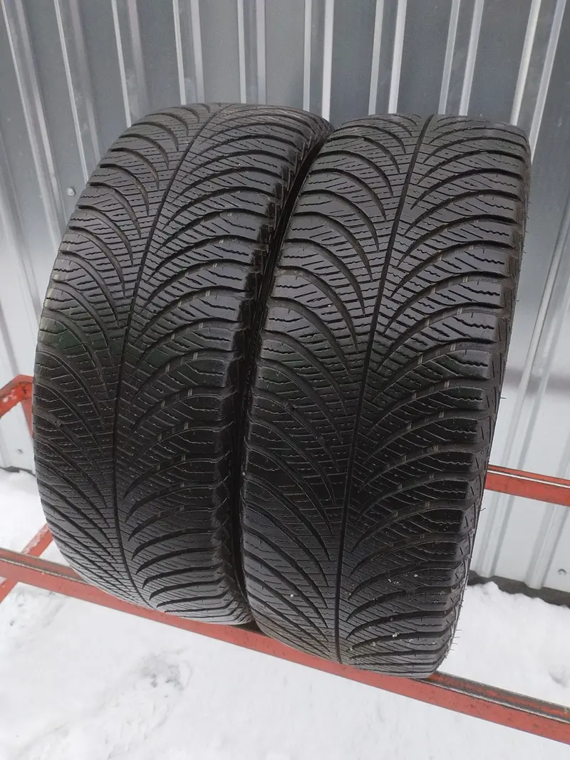 Пара б/у шин 195/55 R16 Goodyear Vector 4Seasons Gen-2