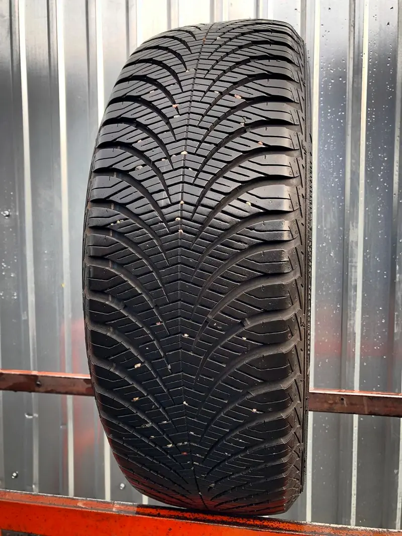 Б/у шина 195/55 R16 Goodyear Vector 4Seasons Gen-2