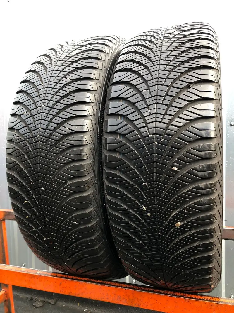 Пара б/у шин 195/55 R16 Goodyear Vector 4Seasons Gen-2