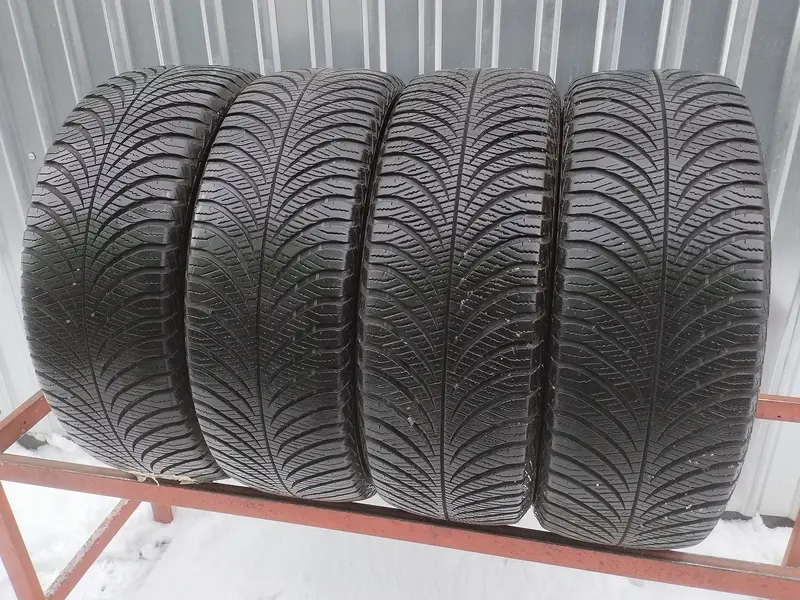 Комплект б/у шин 195/55 R16 Goodyear Vector 4Seasons Gen-2