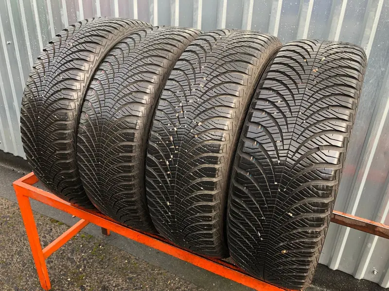 Комплект б/у шин 195/55 R16 Goodyear Vector 4Seasons Gen-2