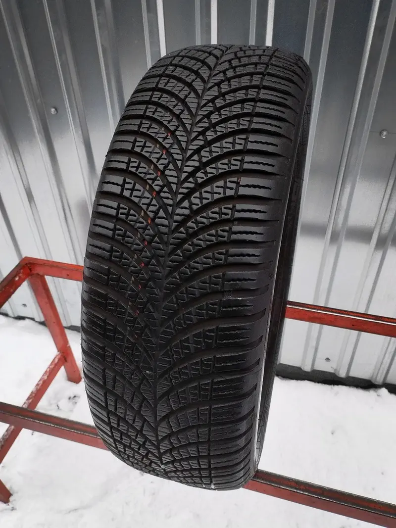 Б/у шина 195/55 R16 Goodyear Vector 4Seasons Gen-3
