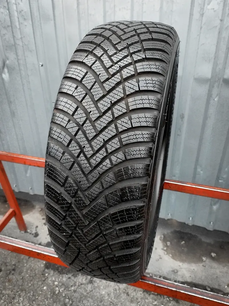 Б/у шина 195/55 R16 Hankook Winter I*cept RS3 W462