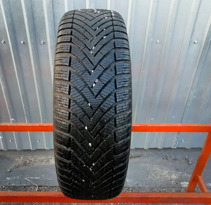 Б/у шина 195/55 R16 Vredestein Wintrac
