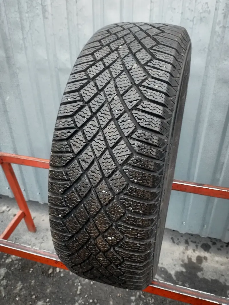 Б/у шина 195/60 R15 Continental ContiVikingContact 7