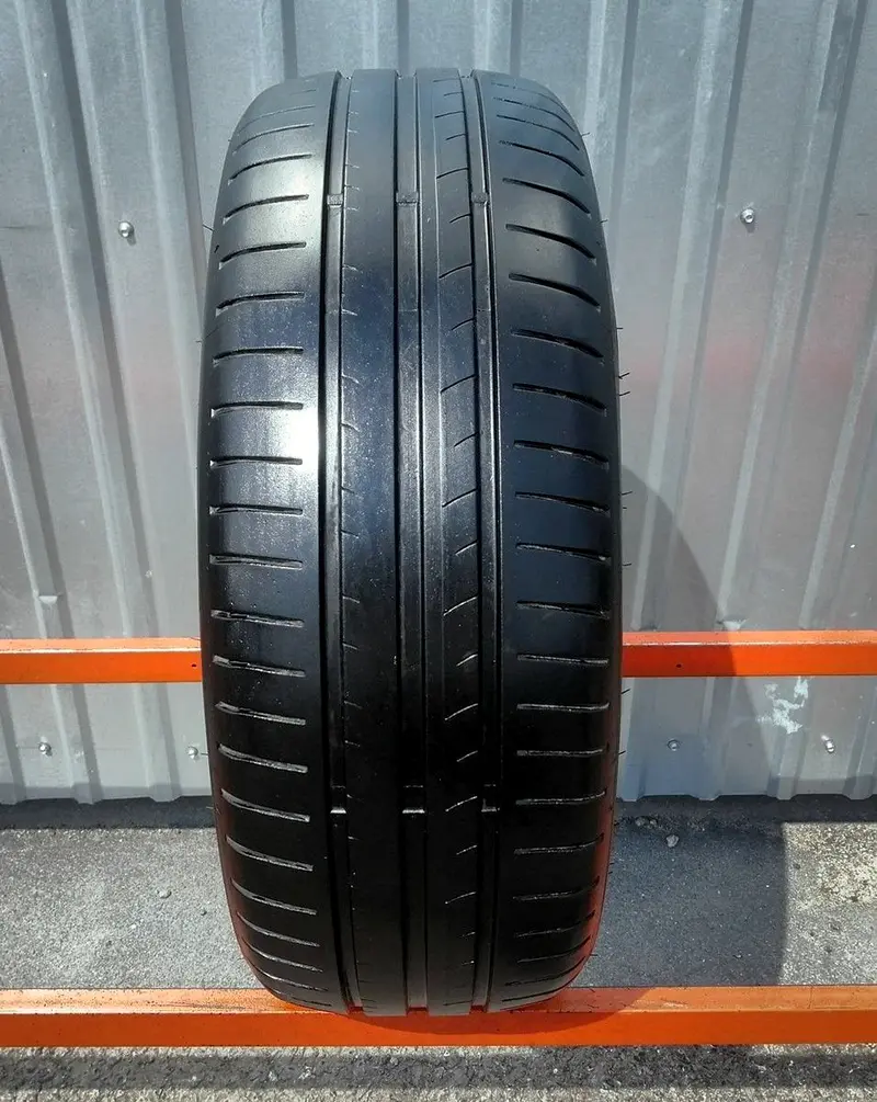 Б/у шина 195/60 R15 Dunlop SP Sport BluResponse