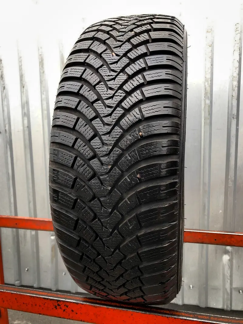 Б/у шина 195/60 R15 Falken Eurowinter HS01, фото 1