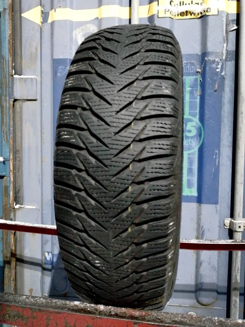 Б/у шина 195/60 R15 Goodyear Ultra Grip 8