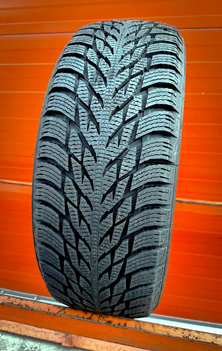Новая шина 195/60 R15 Ikon Autograph Snow 3