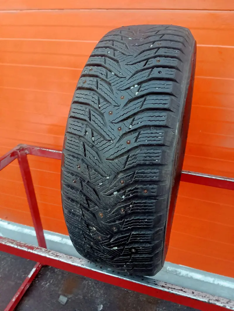 Б/у шина 195/60 R15 Kumho WinterCraft Ice WI31