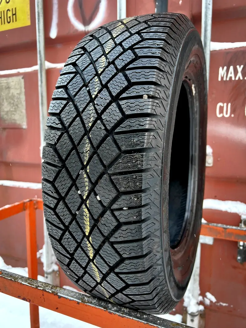 Б/у шина 195/65 R15 Continental ContiVikingContact 7