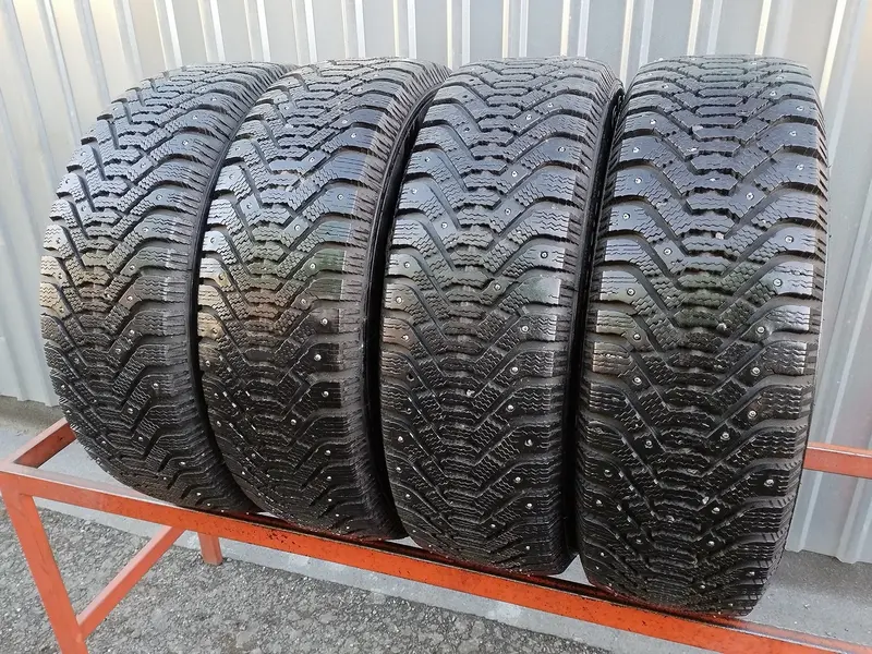 Комплект б/у шин 195/65 R15 Dunlop SP Ice Response