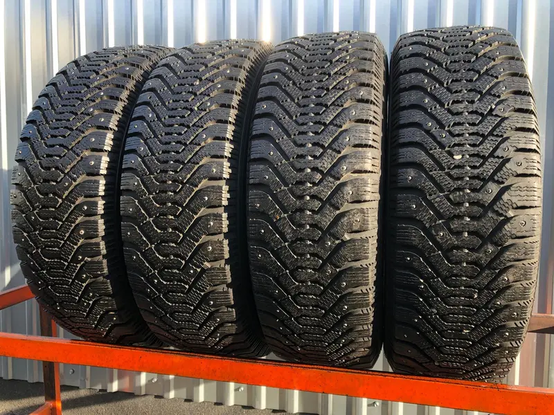 Комплект б/у шин 195/65 R15 Dunlop SP Ice Response