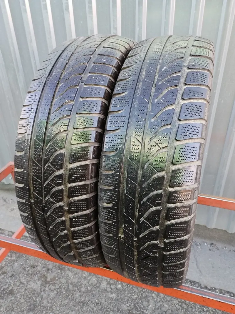 Пара б/у шин 195/65 R15 Dunlop SP Winter Response
