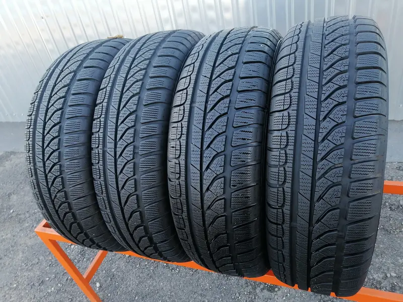 Комплект б/у шин 195/65 R15 Dunlop SP Winter Response