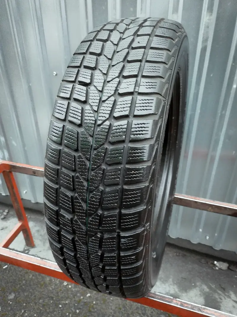 Б/у шина 195/65 R15 Dunlop SP Winter Sport 400