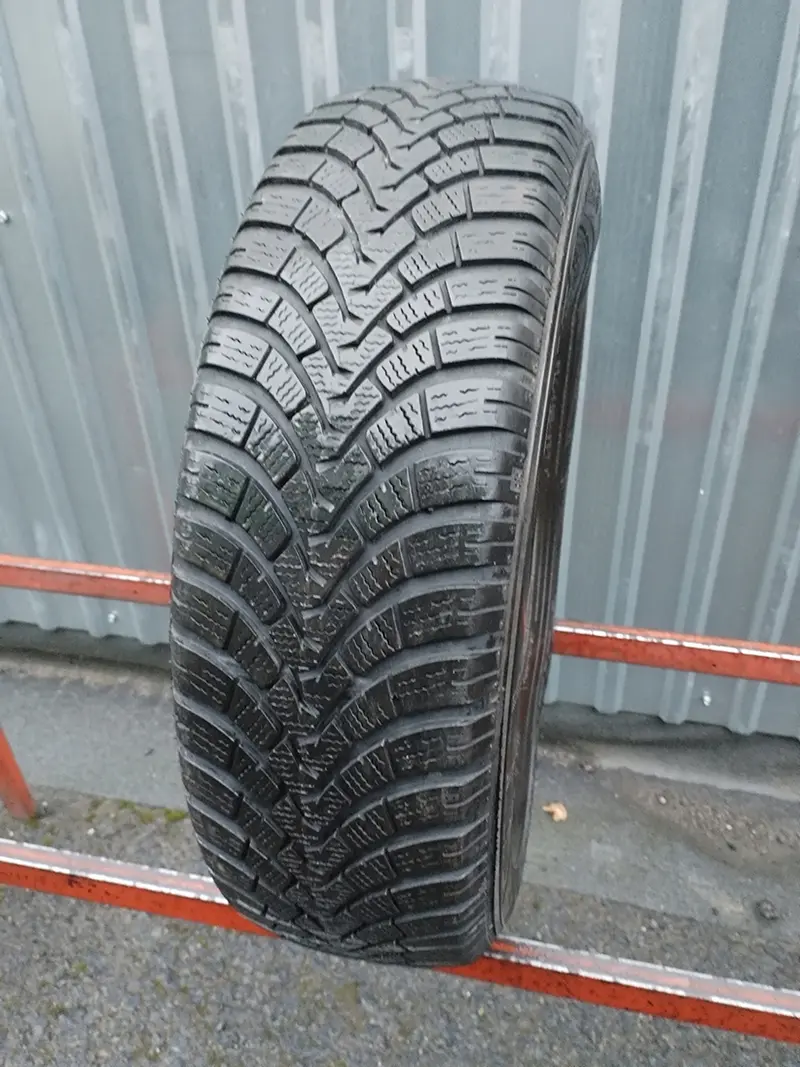 Б/у шина 195/65 R15 Falken Eurowinter HS01