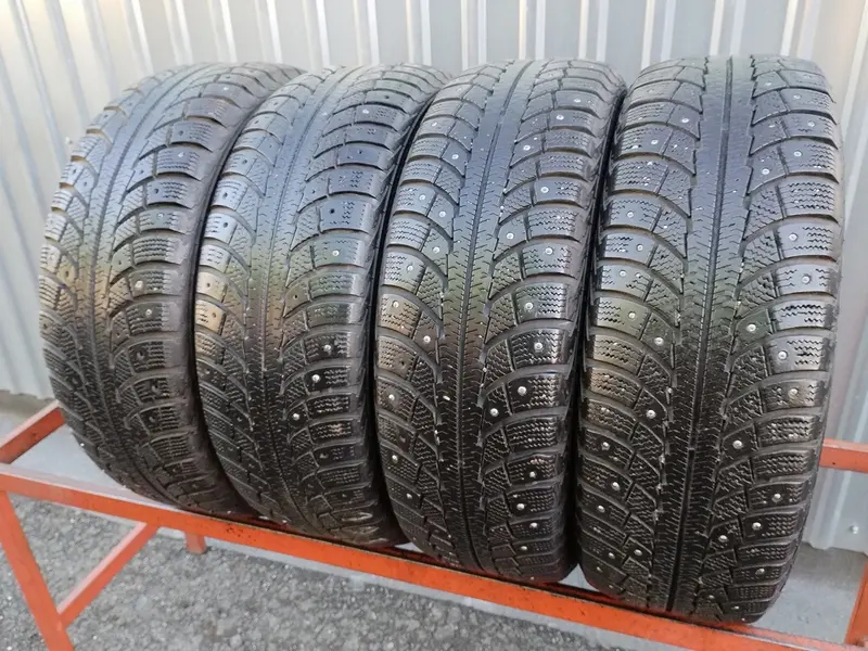 Комплект б/у шин 195/65 R15 Gislaved Nord Frost 5
