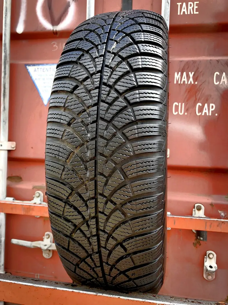 Б/у шина 195/65 R15 Goodyear Ultra Grip 9, фото 1