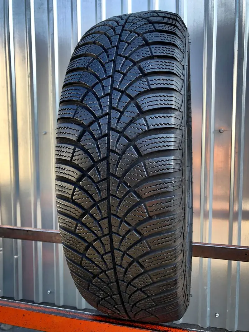 Б/у шина 195/65 R15 Goodyear Ultra Grip 9+