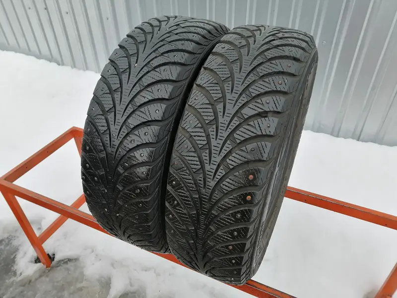 Пара б/у шин 195/65 R15 Goodyear Ultra Grip Extreme