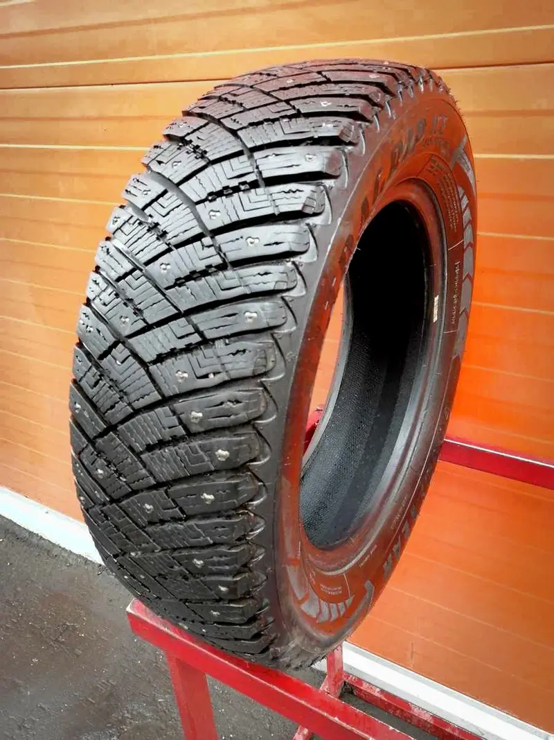 Б/у шина 195/65 R15 Goodyear Ultra Grip Ice Arctic
