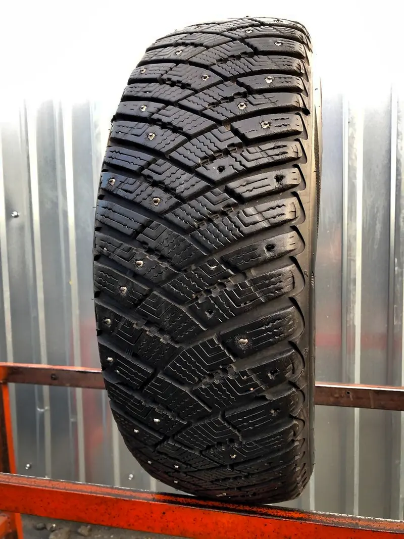 Б/у шина 195/65 R15 Goodyear Ultra Grip Ice Arctic