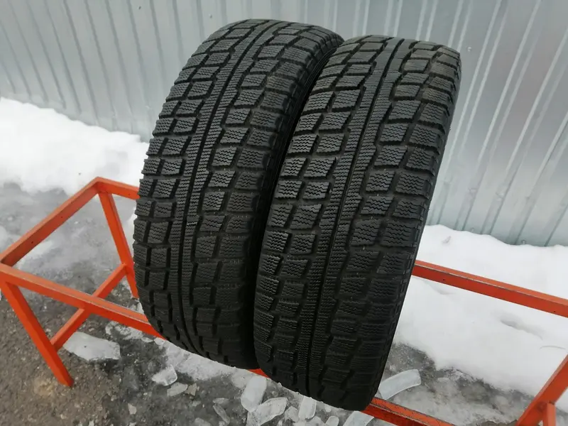 Пара б/у шин 195/65 R15 Goodyear Ultra Grip Ice Navi Zea II