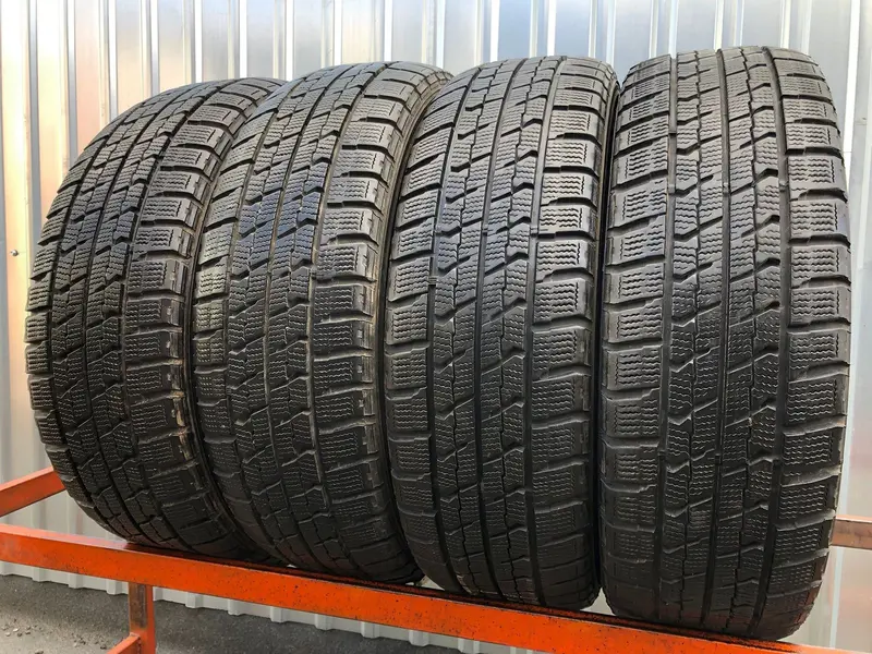 Комплект б/у шин 195/65 R15 Goodyear Ultra Grip Ice Navi Zea II