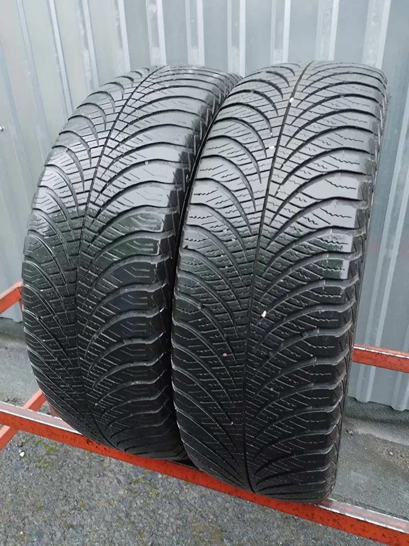Пара б/у шин 195/65 R15 Goodyear Vector 4Seasons