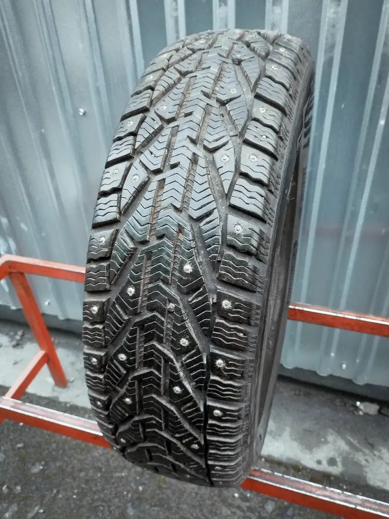 Б/у шина 195/65 R15 Kelly Winter Ice Control