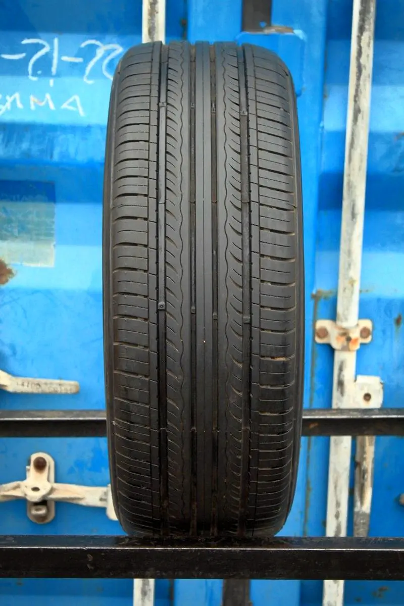 Б/у шина 195/65 R15 Kumho Solus KH 17