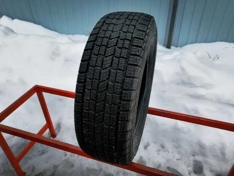 Б/у шина 195/65 R15 Nankang Runsafa SN-1